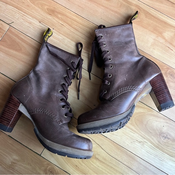 Dr. Martens Diva Darcie Sz 7 Brown Leather Lace Up Heeled Court Boots Victorian - Picture 2 of 8